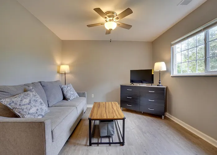 Dtwn Getaway: Pet Friendly W/ Fee!